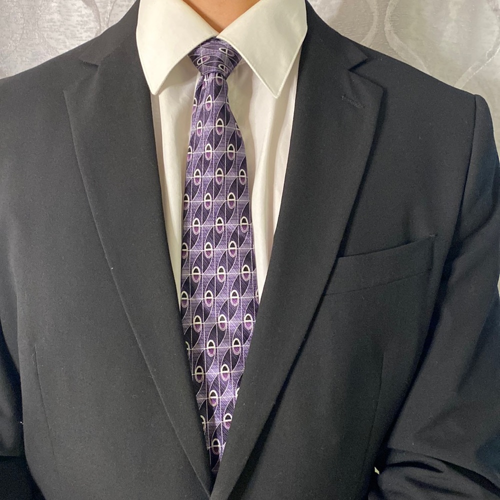 City Streets Men's necktie. 52 inches